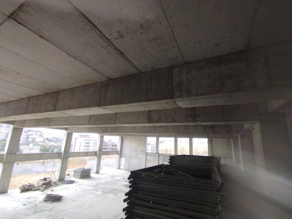 Bina içi ardgerme ve betonarme yapı görünümü